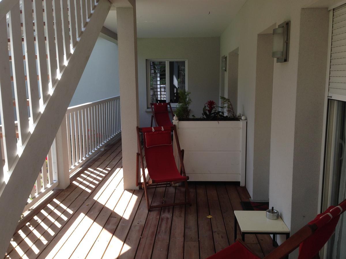 Bed and Breakfast Domaine De Giron Moulis-en-Medoc Екстер'єр фото