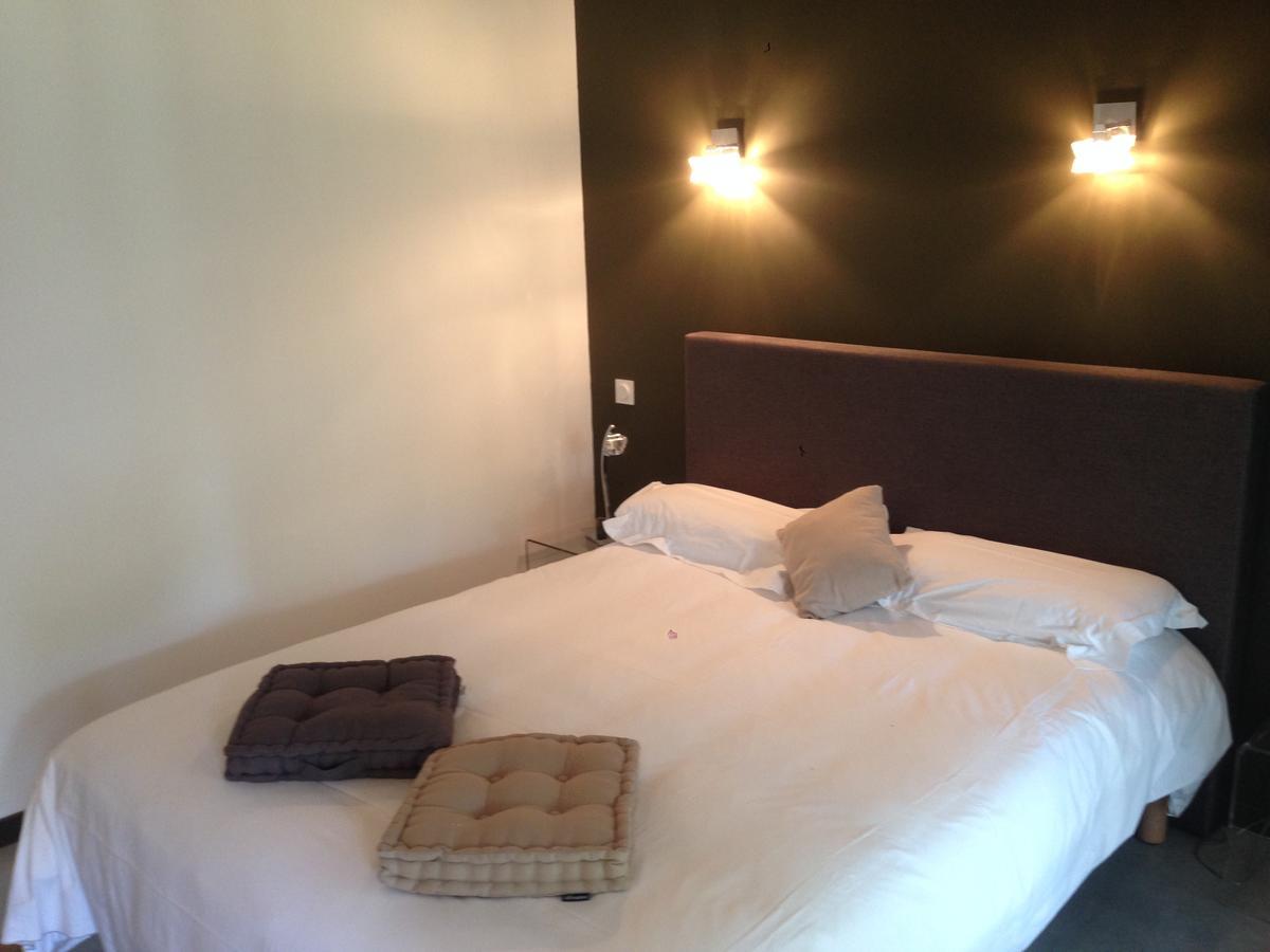 Bed and Breakfast Domaine De Giron Moulis-en-Medoc Екстер'єр фото