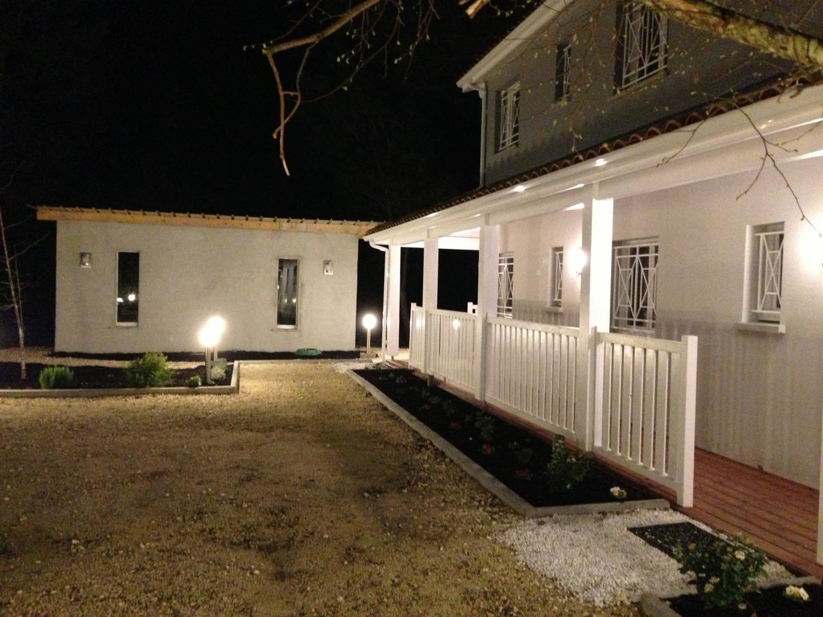 Bed and Breakfast Domaine De Giron Moulis-en-Medoc Екстер'єр фото
