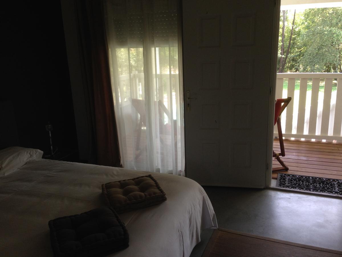 Bed and Breakfast Domaine De Giron Moulis-en-Medoc Екстер'єр фото