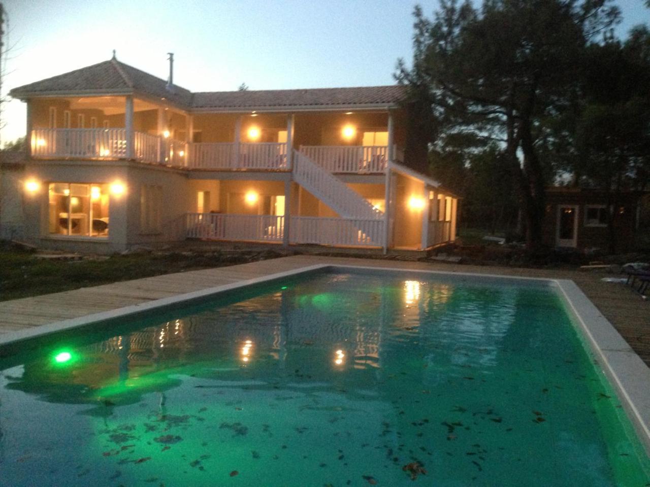 Bed and Breakfast Domaine De Giron Moulis-en-Medoc Екстер'єр фото